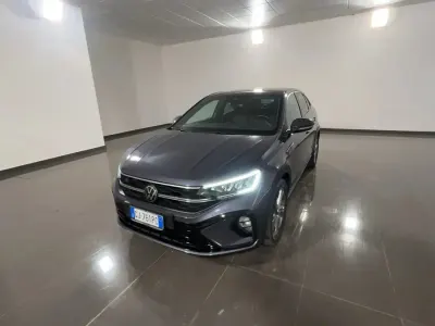 Usata VW Taigo R-line 150 CV (110 kW) 2022 Smoky grey SUV