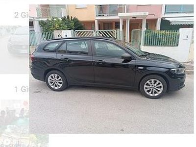Usata Fiat Tipo 120 CV (88 kW) 2018 Nero Station wagon