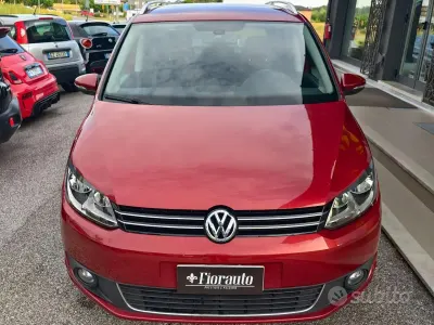 Usata VW Touran Comfortline 105 CV (77 kW) 2015 Bordeaux Monovolume