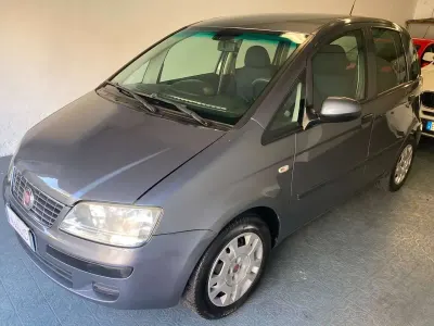 Usata Fiat Idea 77 CV (56 kW) 2010 Grigio scuro met. Monovolume
