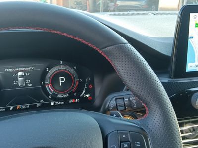 Usata Ford Kuga ST-Line X 120 CV (88 kW) 2022 Bianco SUV