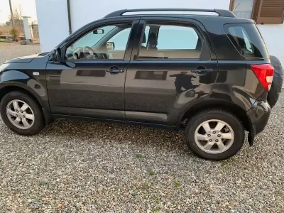 Usata Daihatsu Terios 105 CV (77 kW) 2009 SUV