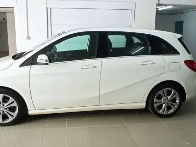 Usata Mercedes B180 Business 109 CV (80 kW) 2016 Bianco Monovolume