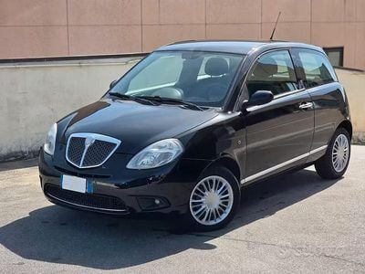 Usado Lancia Ypsilon 90 HP (66 kW) 2007 Preto Citadino