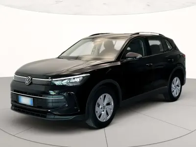 Usata VW Tiguan Life 150 CV (110 kW) 2025 Grenadill black metallizzato SUV