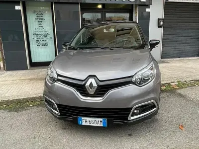 Gebraucht Renault Captur Intens 120 PS (88 kW) 2017 Grau SUV