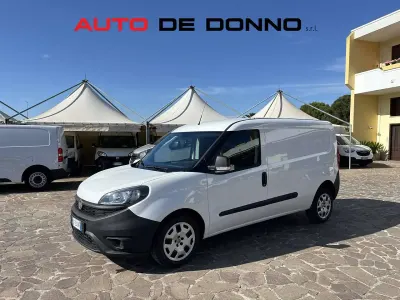 Usata Fiat Doblò 105 CV (77 kW) 2021 Bianco Monovolume