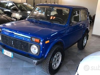 Usata Lada niva 75 CV (55 kW) 2001 Viola SUV