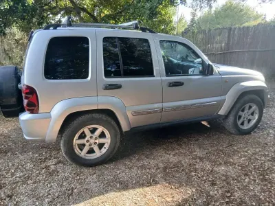 Usata Jeep Cherokee Limited 163 CV (119 kW) 2006 Grigio SUV