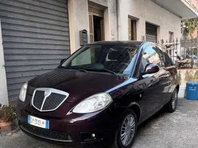 Usata Lancia Ypsilon 77 CV (56 kW) 2010 Nero Utilitaria