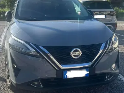 Usata Nissan Qashqai Acenta Premium 140 CV (102 kW) 2022 Grigio SUV