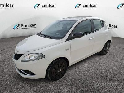 Usata Lancia Ypsilon Gold 95 CV (69 kW) 2018 Bianco Utilitaria