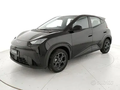 Nuova BYD Dolphin Surf Boost 2026 Nero Utilitaria