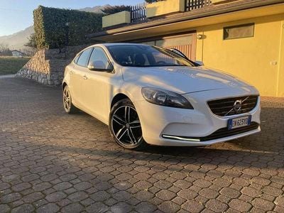 Usata Volvo V40 Kinetic 150 CV (110 kW) 2012 Bianco Berlina