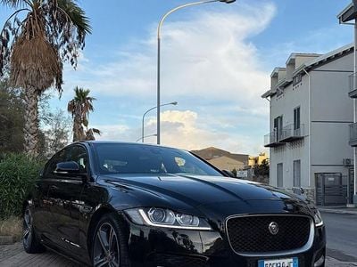 Usata Jaguar XF R-Sport 180 CV (132 kW) 2016 Nero Berlina