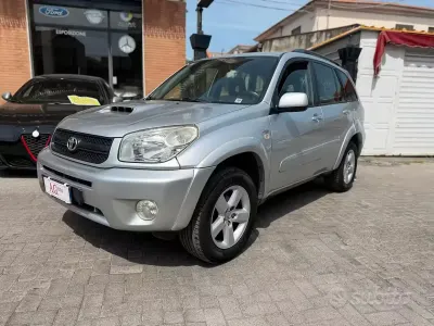 Usado Toyota RAV4 Sol 116 CV (85 kW) 2005 Gris SUV