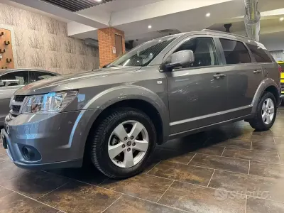 Usata Fiat Freemont Urban 140 CV (102 kW) 2011 Grigio SUV