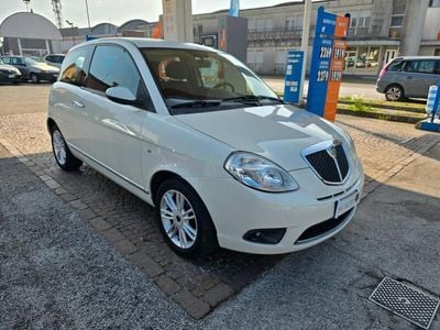 Usata Lancia Ypsilon 60 CV (44 kW) 2008 Bianco Utilitaria