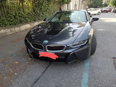 Usata BMW i8 Efficient Dynamics 374 CV (275 kW) 2020 Grigio Coupé