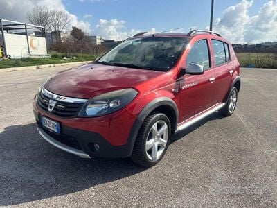 Usata Dacia Sandero Stepway 90 CV (66 kW) 2012 Rosso Berlina