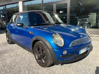 Begagnad Mini One D 75 HK (55 kW) 2004 Blå Halvkombi