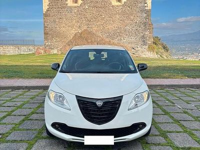 Usata Lancia Ypsilon S 95 CV (69 kW) 2014 Bianco Utilitaria