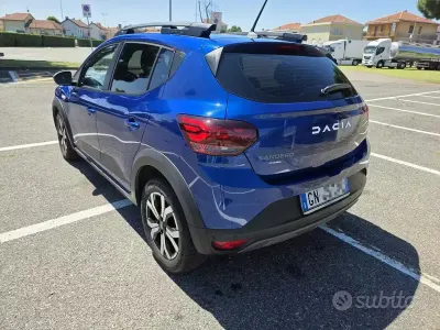Usata Dacia Sandero Stepway 101 CV (74 kW) 2023 Bluazzurro Berlina