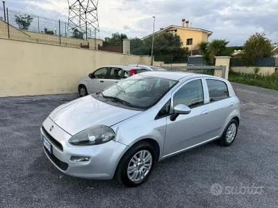 Usata Fiat Punto Street 77 CV (56 kW) 2017 Grigio Utilitaria
