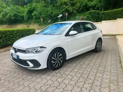Usata VW Polo Life 95 CV (69 kW) 2021 Pure white Utilitaria