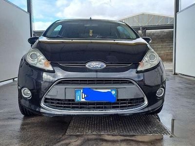 Usata Ford Fiesta 75 CV (55 kW) 2009 Nero Utilitaria