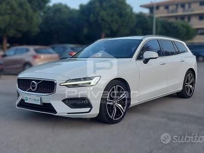 Usata Volvo V60 Business Edition 150 CV (110 kW) 2021 Bianco Station wagon