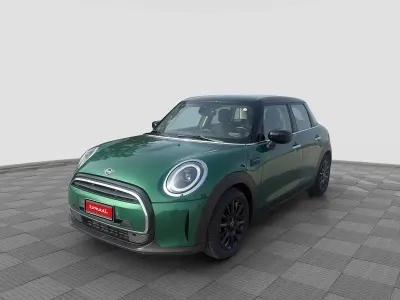 Usata Mini Cooper Classic 136 CV (100 kW) 2023 British racing green con tetto nero Utilitaria