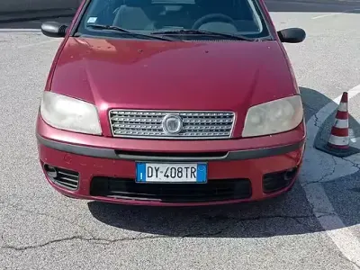 Usata Fiat Punto 60 CV (44 kW) 2009 Rosso Utilitaria