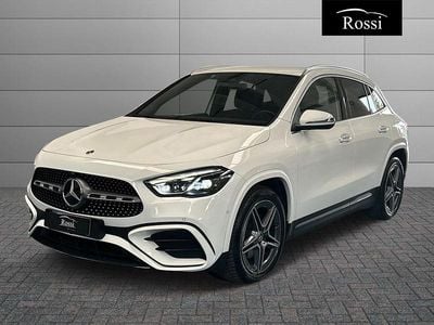 Usata Mercedes GLA180 AMG Line Premium 116 CV (85 kW) 2023 Grigio chiaro metallizzato SUV