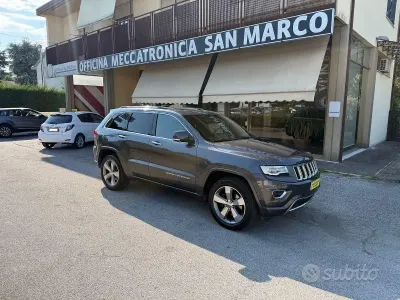Usata Jeep Grand Cherokee Overland 250 CV (183 kW) 2013 Grigio SUV