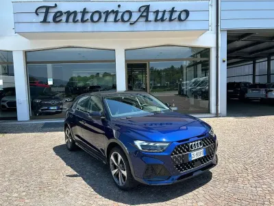 Usata Audi A1 Ambiente 110 CV (80 kW) 2024 Blu metallizzato SUV