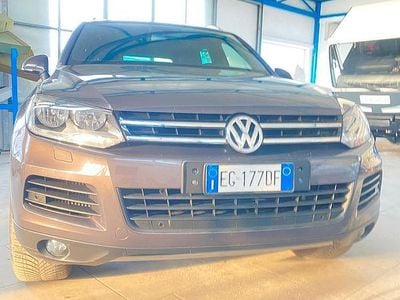 Usata VW Touareg 245 CV (180 kW) 2011 Grigio SUV