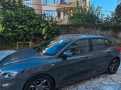 Grigio Usata 2019 Ford Focus ST-Line Berlina | 15.900 € (Buon prezzo)
