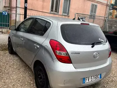Usata Hyundai i20 78 CV (57 kW) 2011 Grigio Utilitaria
