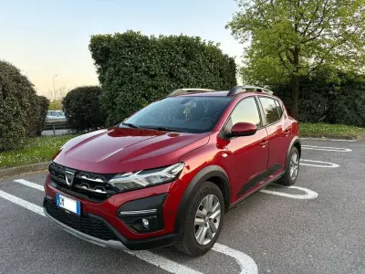 Usata Dacia Sandero Comfort 101 CV (74 kW) 2023 Rosso Berlina