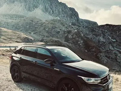Usata VW Tiguan R-line 150 CV (110 kW) 2021 Nero SUV