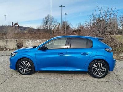 Usata Peugeot 208 102 CV (75 kW) 2023 Blu Utilitaria