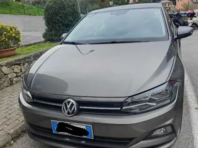 Usata VW Polo Comfortline 80 CV (58 kW) 2020 Grigio Utilitaria