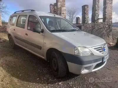 Usata Dacia Logan Lauréate 68 CV (50 kW) 2007 Grigio Station wagon
