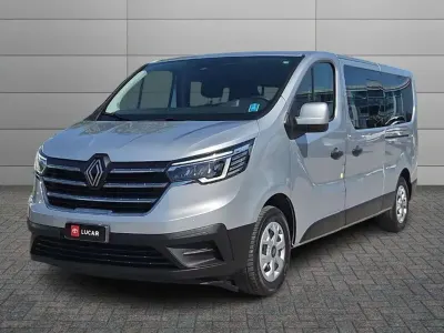 Usata Renault Trafic 150 CV (110 kW) 2024 Argento Monovolume