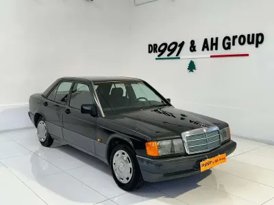 Usata Mercedes 190 122 CV (89 kW) 1985 Grigio Berlina