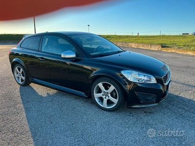 Usata Volvo C30 R-Design 115 CV (84 kW) 2011 Nero Utilitaria
