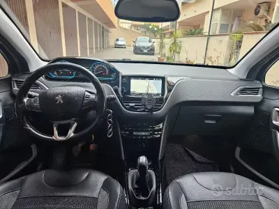 Usata Peugeot 2008 102 CV (75 kW) 2019 Grigio SUV