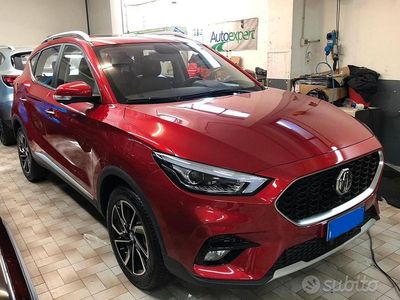Usata MG ZS Luxury 111 CV (81 kW) 2024 Rosso SUV