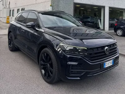 Usata VW Touareg Elegance 286 CV (210 kW) 2021 Nero perla SUV